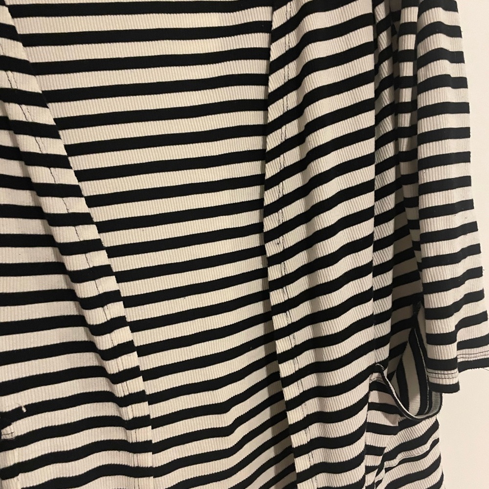 Cardigan - Picture 2 of 4